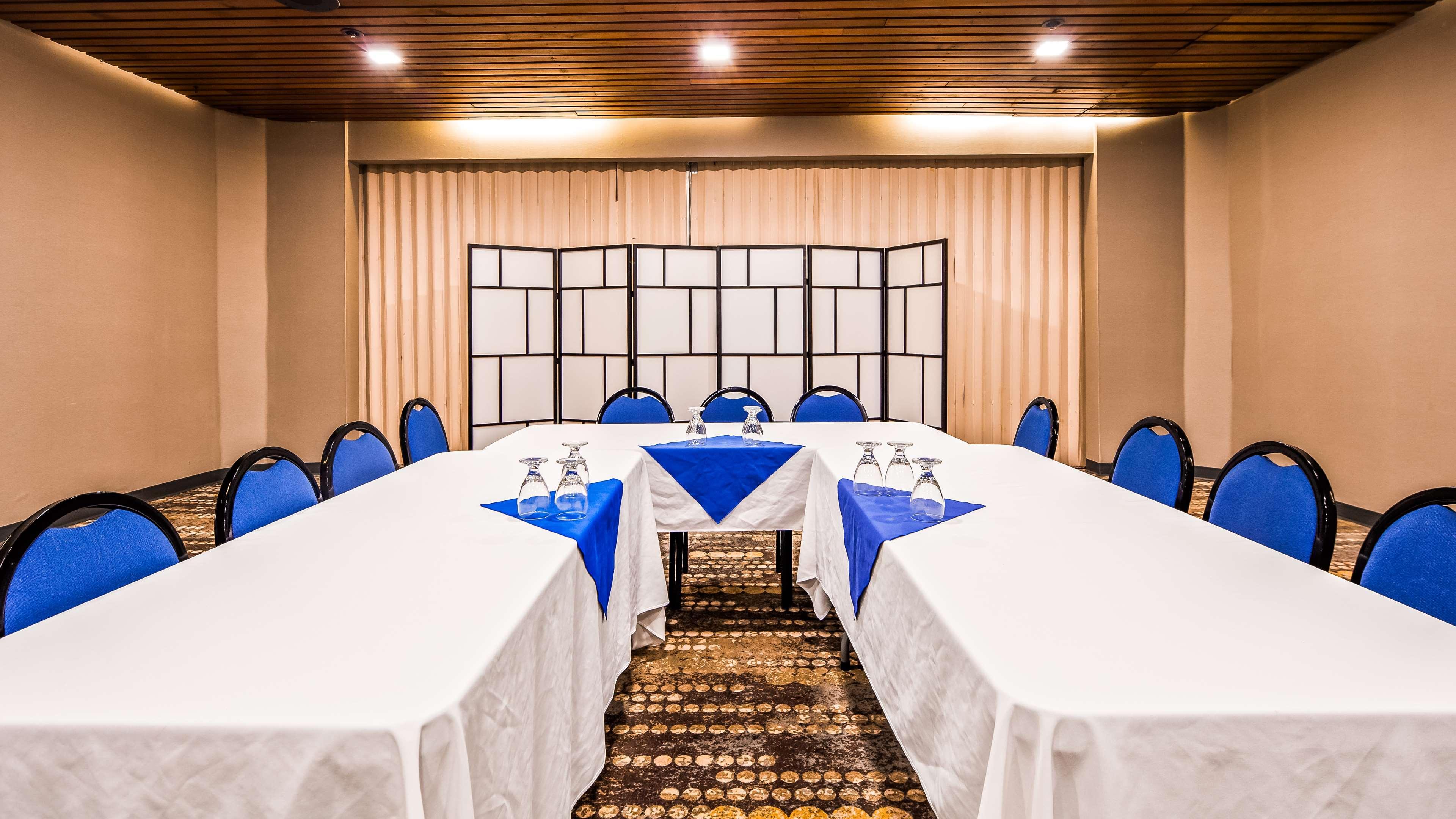 Best Western Cedar Park Inn Edmonton Buitenkant foto