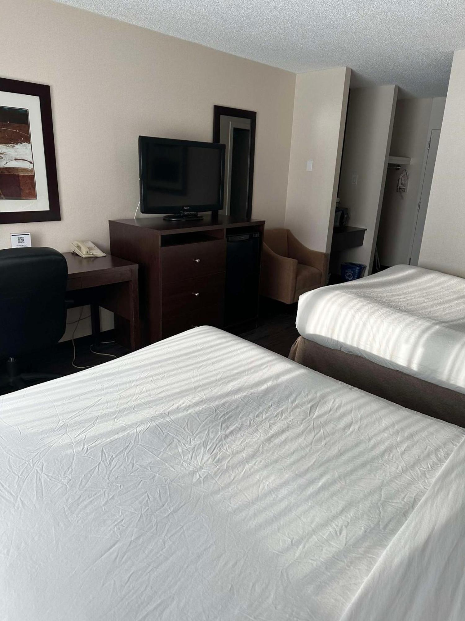 Best Western Cedar Park Inn Edmonton Buitenkant foto