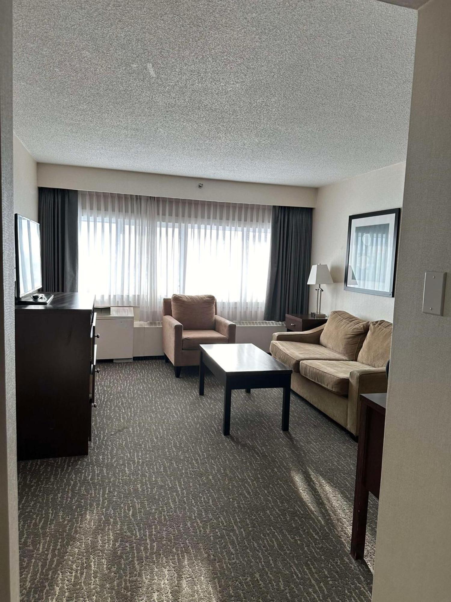 Best Western Cedar Park Inn Edmonton Buitenkant foto