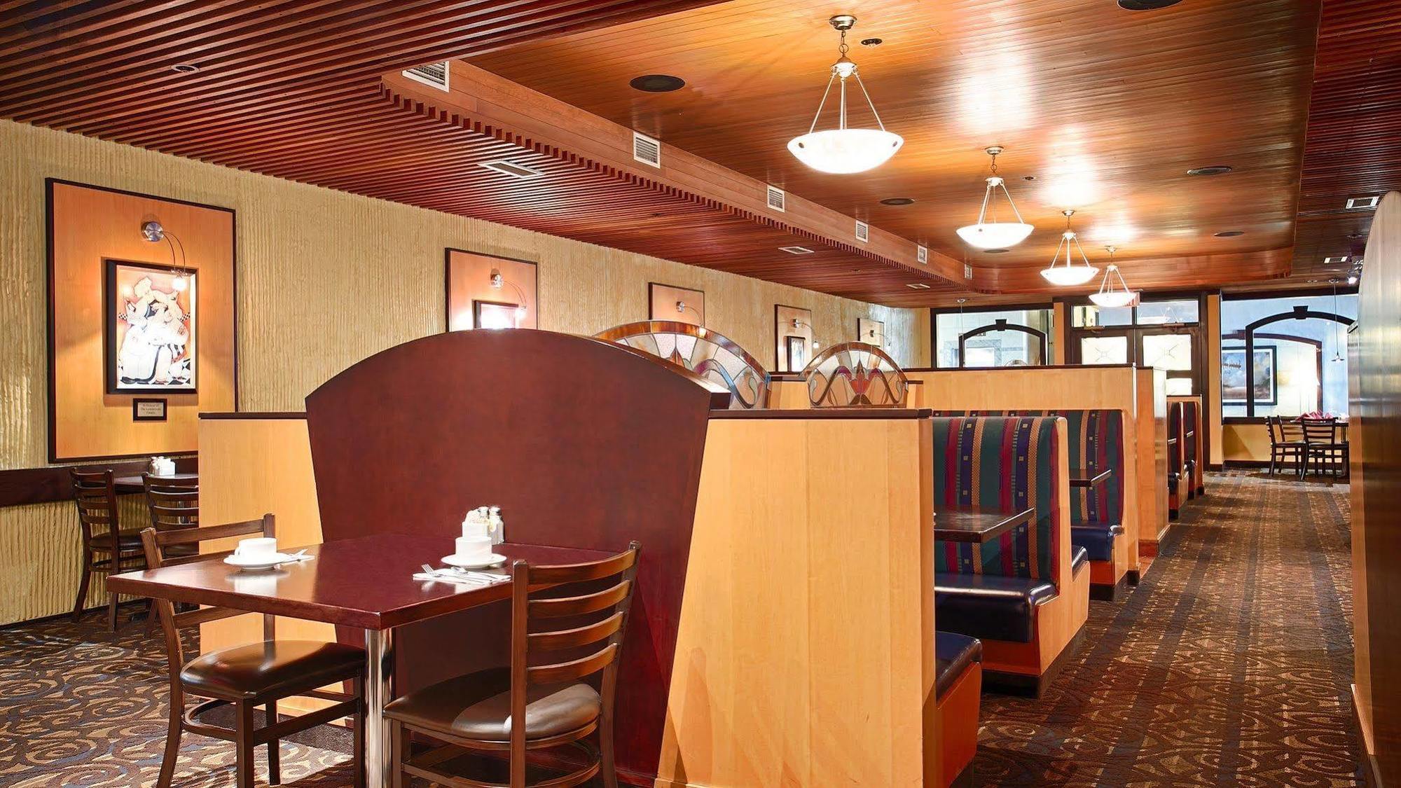 Best Western Cedar Park Inn Edmonton Buitenkant foto
